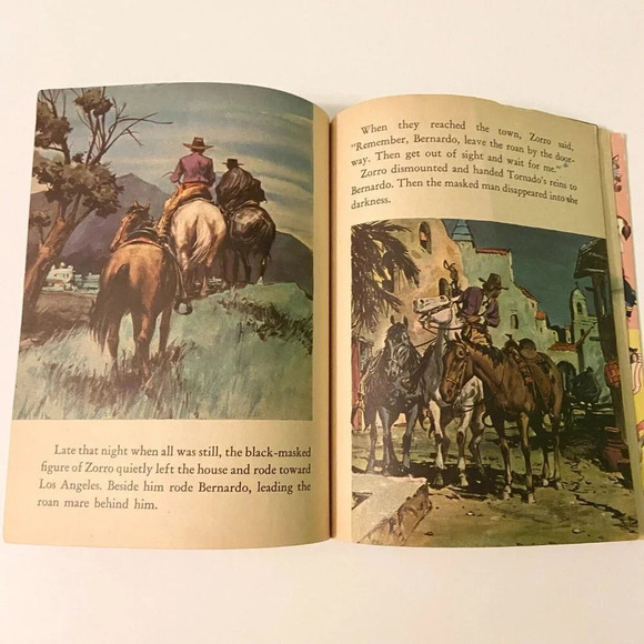 Vintage 1958 Disneys Zorro and the Secret Plan A Little Golden Book - Picture 13 of 16